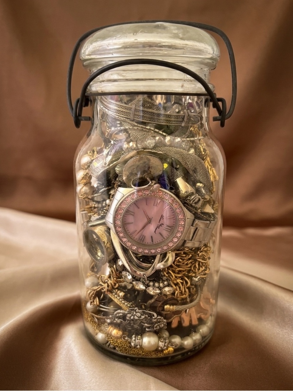 Ultimate Vintage Jewelry Mystery Jar - 50+
Unique Wearable Finds